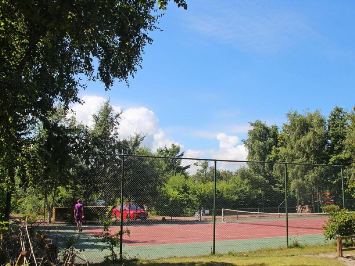 Chalet Op Camping Lauwersoog Met 3 Slaapkamers En Vaatwasser - Joycasa ภายนอก รูปภาพ