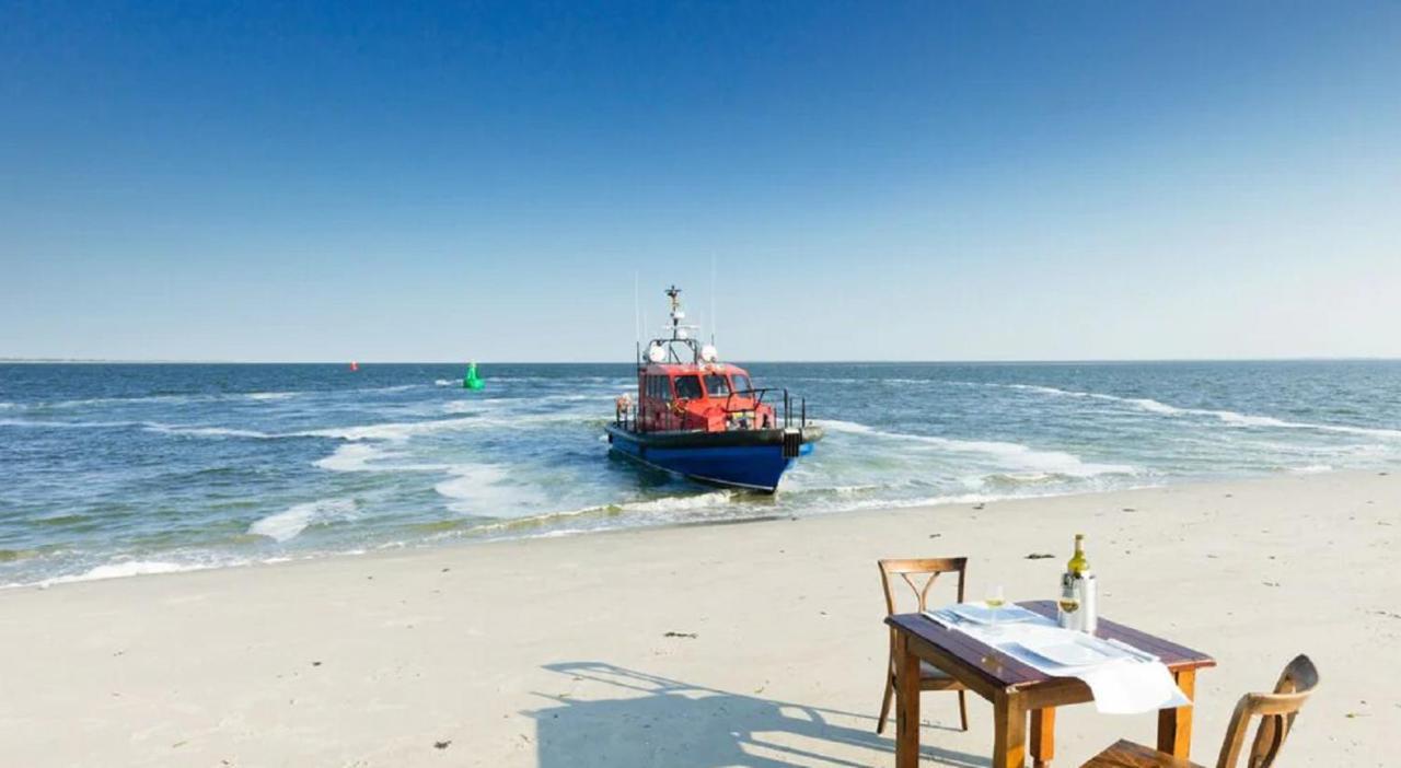 Chalet Op Camping Lauwersoog Met 3 Slaapkamers En Vaatwasser - Joycasa ภายนอก รูปภาพ