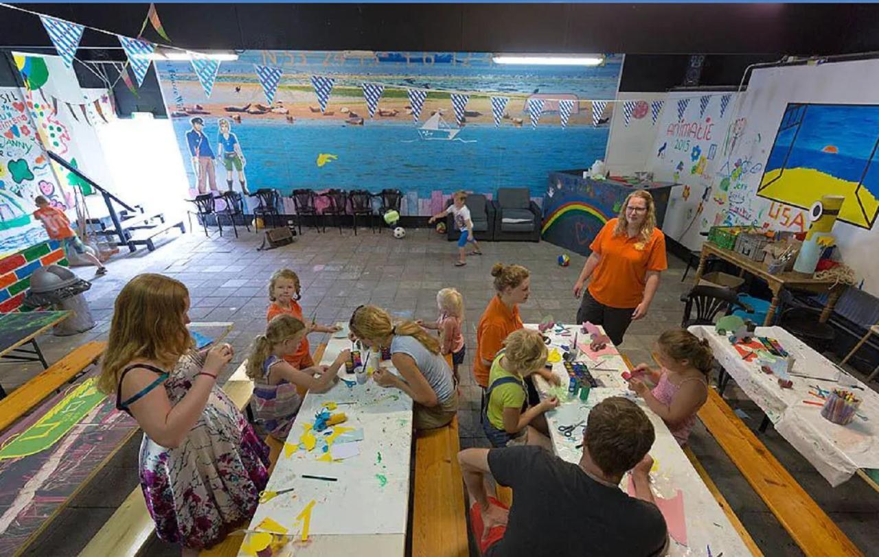 Chalet Op Camping Lauwersoog Met 3 Slaapkamers En Vaatwasser - Joycasa ภายนอก รูปภาพ